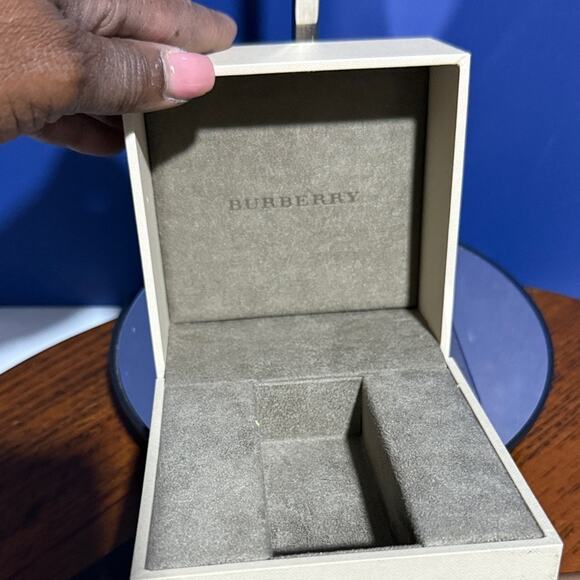 Burberry Checkered Beige and Black Belt and eyeglass case bundle - Picture 3 of 16